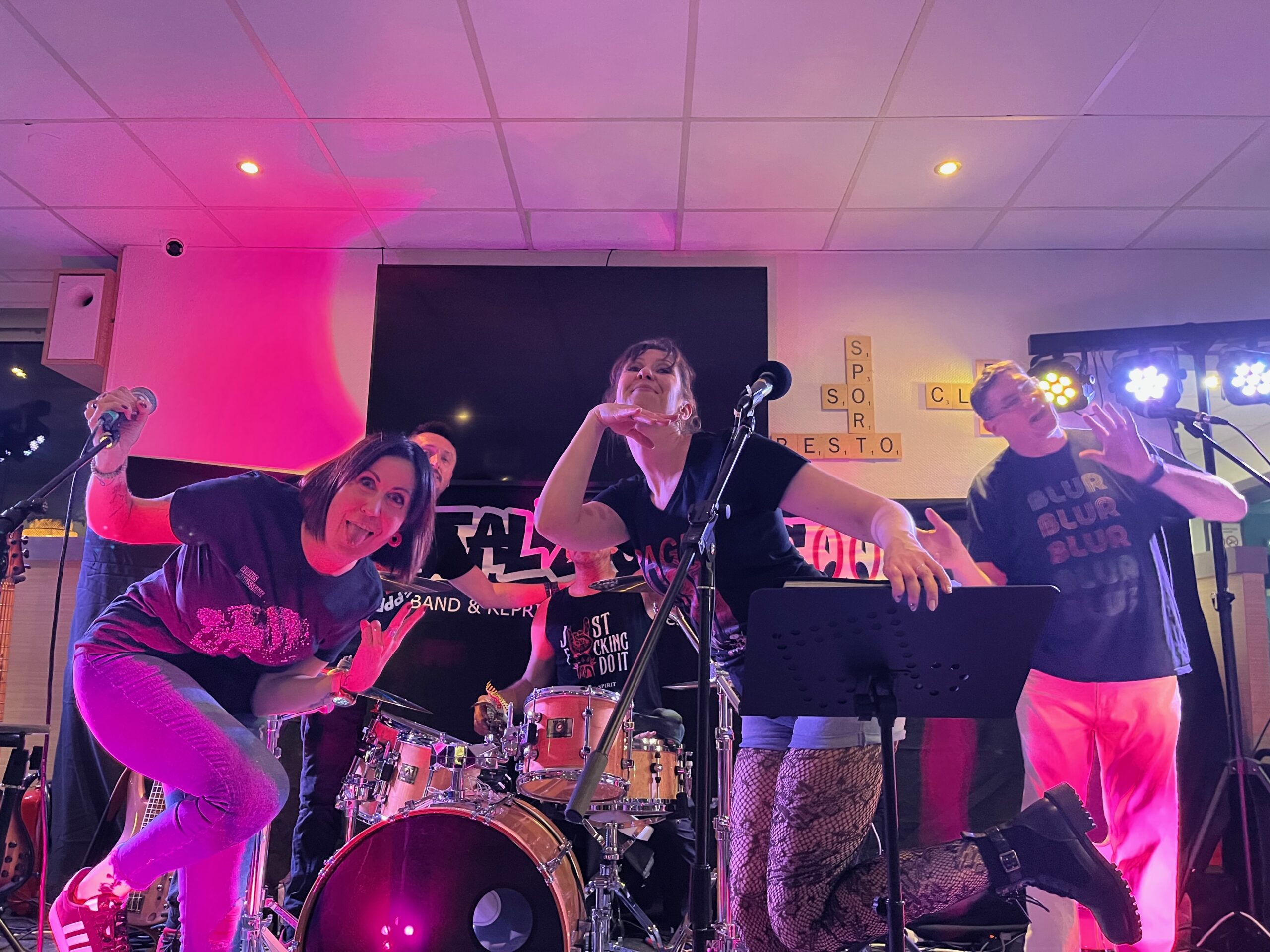 IMG_3663 Basse à propos des Nostal'Zic