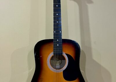 Guitare de la Chope signée par les Nostal'Zic Du Cool